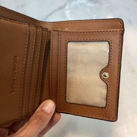 Michael Michael Kors Signature Print Jet Set Travel Flap Card Holder - Picture 14 of 15